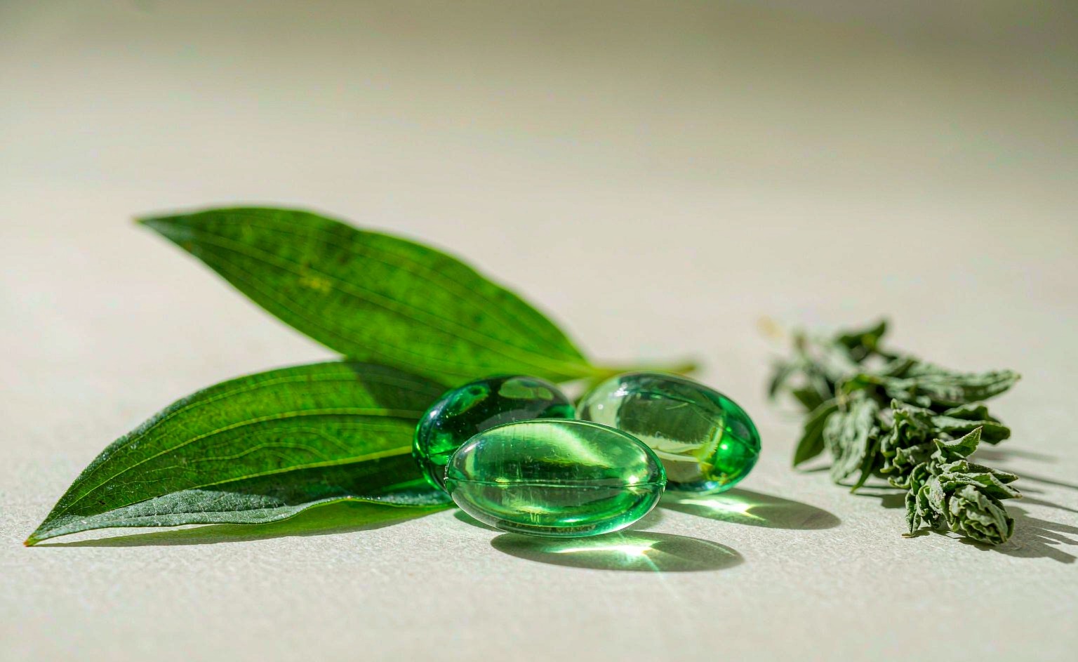 Bakuchiol in Soft Capsules: How to Build a Plant-Based Retinol Alternative Brands Can Ship