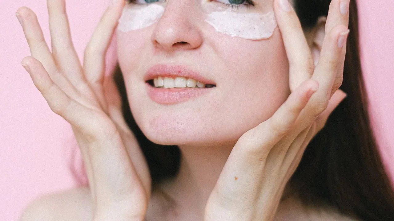 Sourcing an Eye Cream Base: Water-Gel, Emulsion and Anhydrous Options