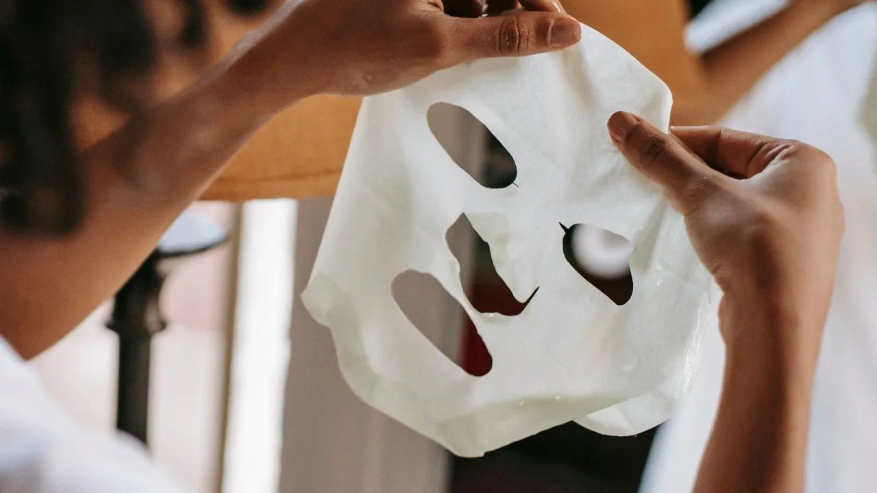 Sleeping Mask OEM: Leave-On Formats for Night Routines