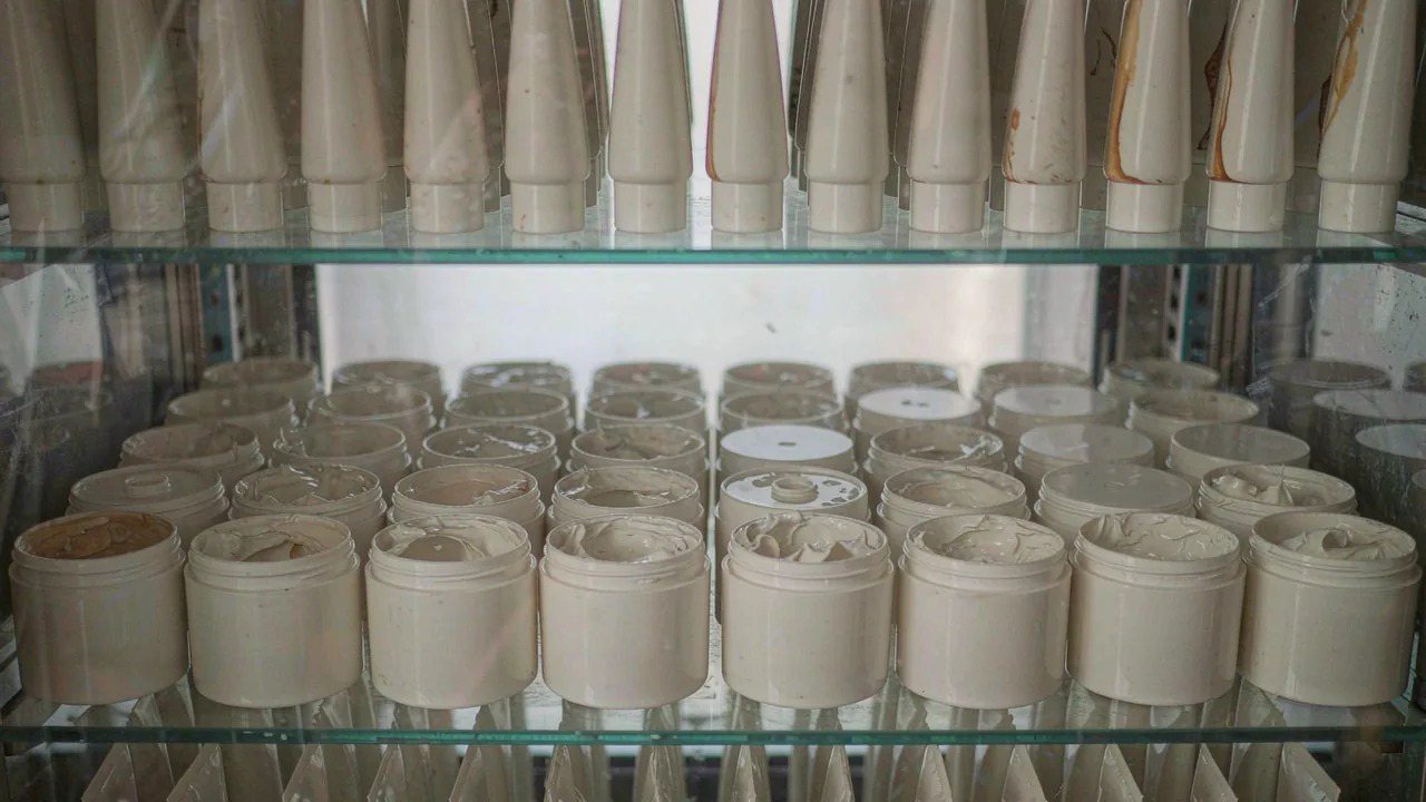 Serum Colour and Odour Drift: Oxidation Signs Buyers Should Specify