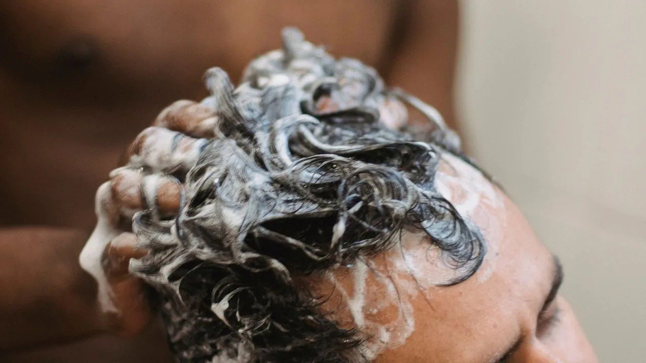 Scalp Serum Formulation: Leave-On Formats and Active Choices