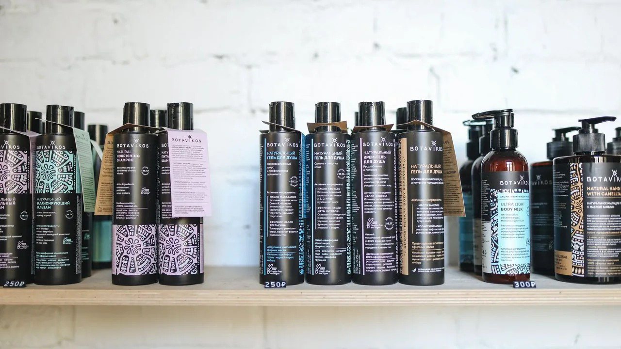 Scalp Exfoliation: Scrubs, Acids and Safe Frequency