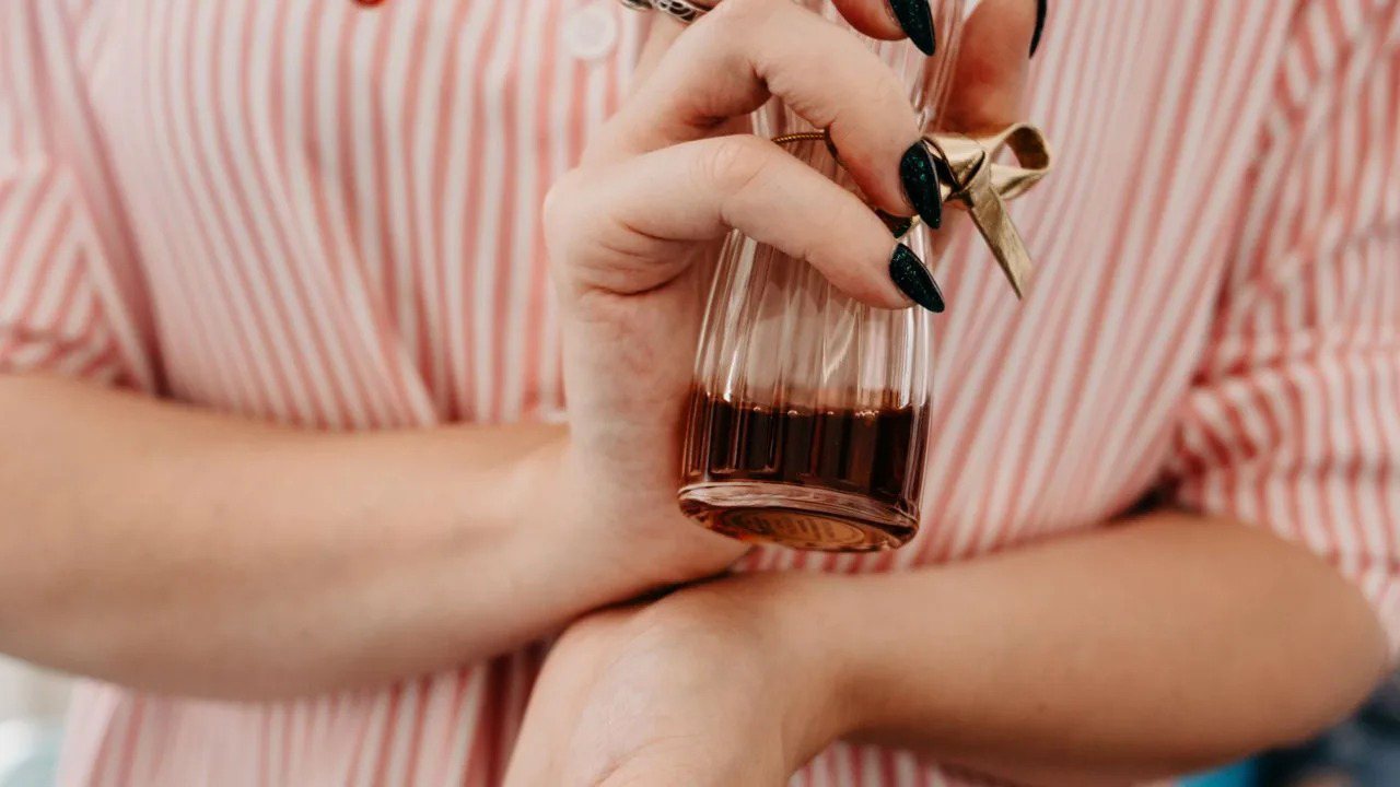Fragrance Families: Floral, Woody, Oriental and Fresh Structure