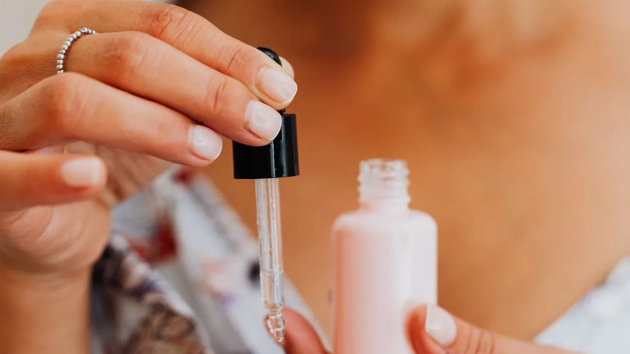 Facial Serum Formulation: Building an Active, Base and Claim That Match