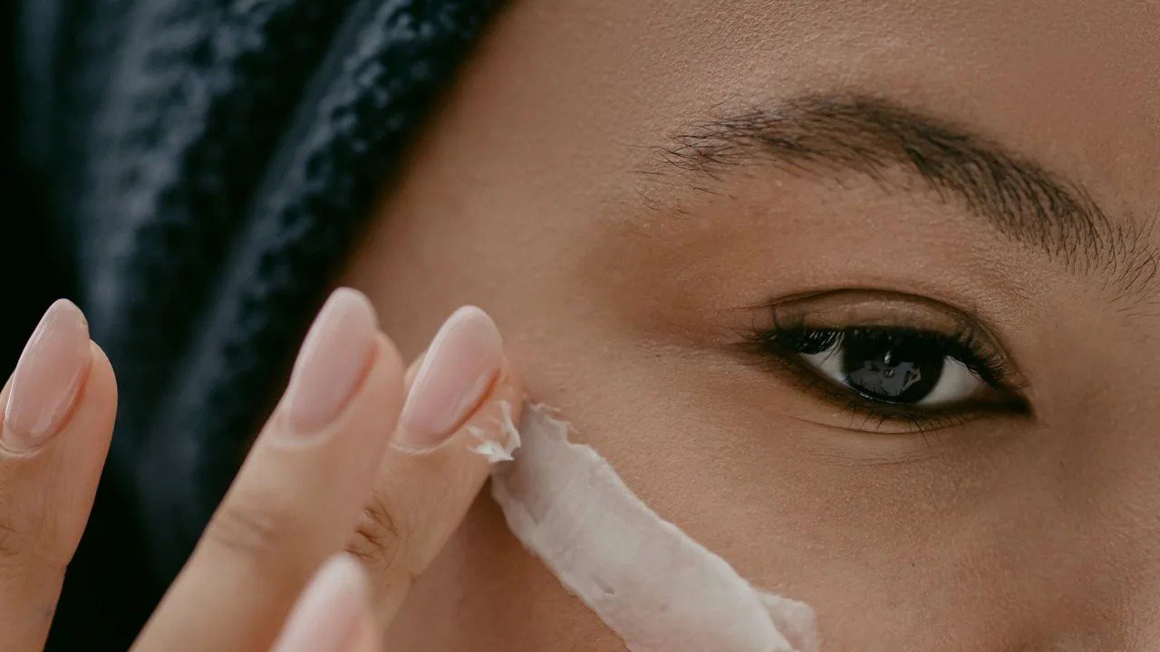 Eye Serum and Eye Cream: Sourcing Two Textures for One Range