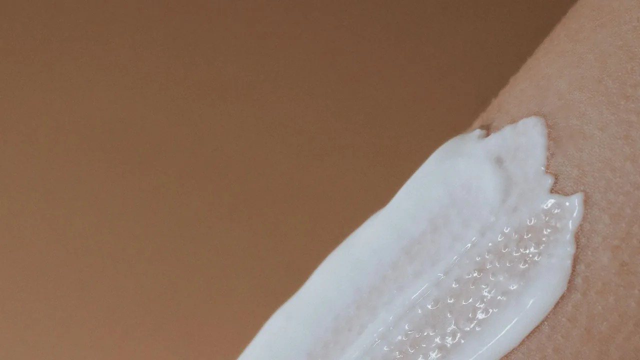 Body Lotion for Dry Climates: Occlusive Stacking Without Grease
