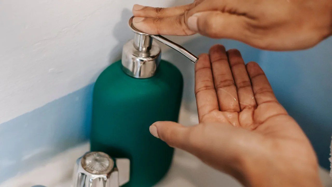 Body Care Preservation: Rinse-Off vs Leave-On Risk Profiles