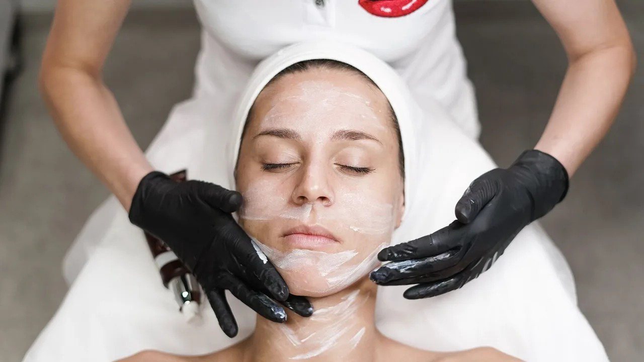Microbiome-Friendly Skincare OEM: What the Science Supports