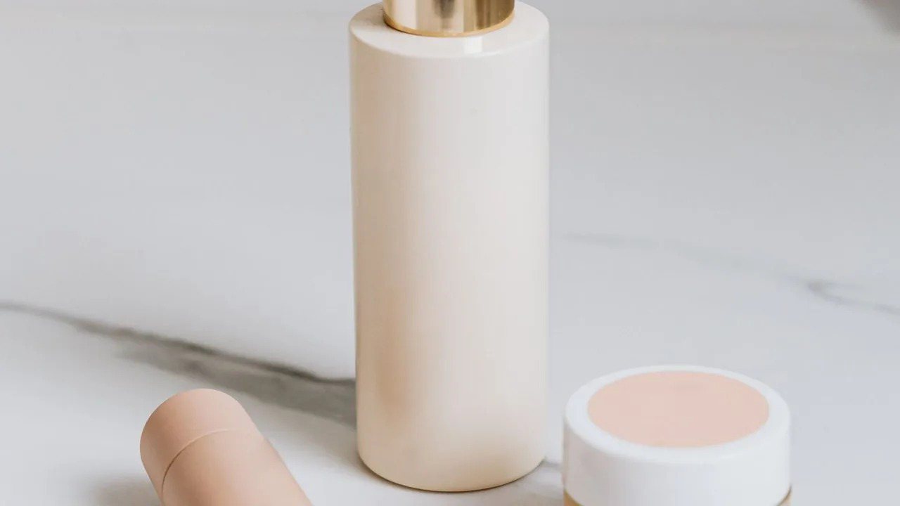 Foundation OEM Manufacturing: Shade Ranges, Pigments and Private Label
