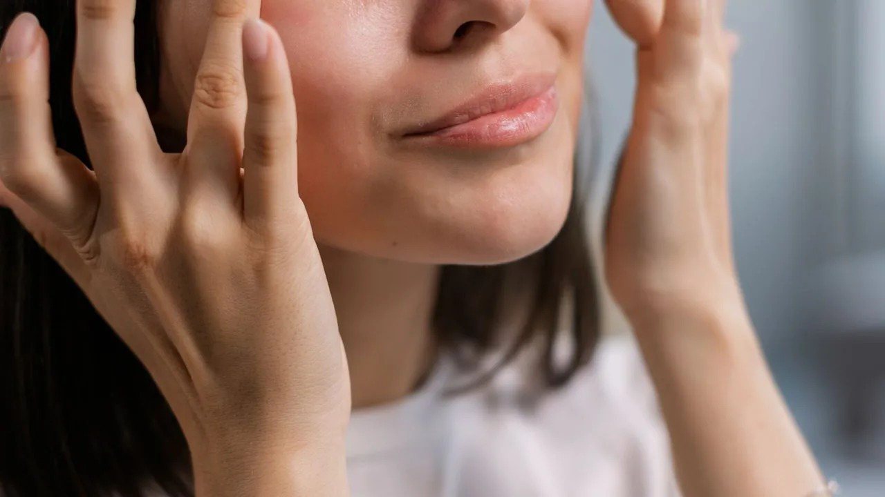 Brightening Skincare OEM: Even Tone Formulation, Testing and Claims