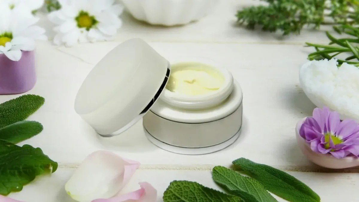 Low MOQ Cosmetic Manufacturer for Private Label Brands